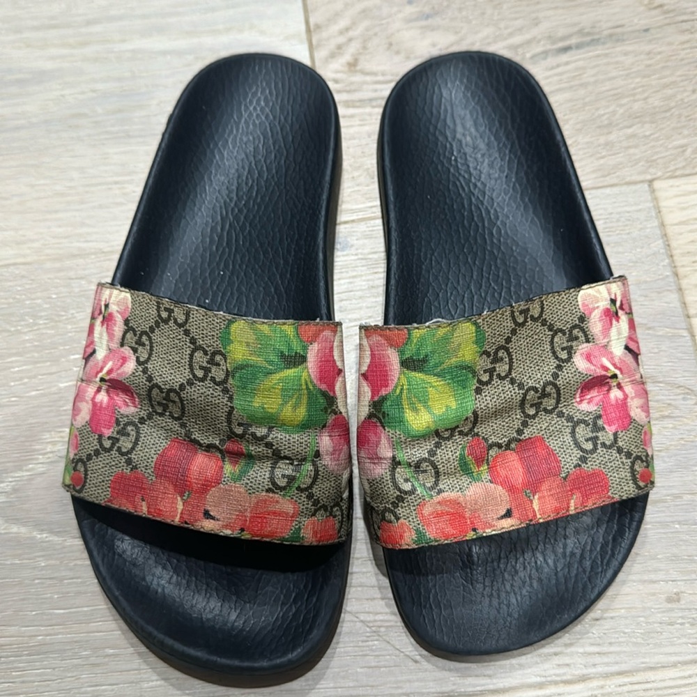 Gucci sandals